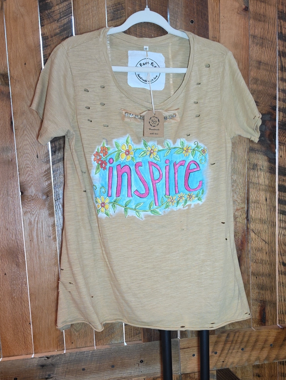 256p A Rare Bird Inspire Floral Graphic Short Sleeve Tee